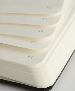 Anteckningsbok A4+ Leuchtturm1917 slim olinjerad Port Red