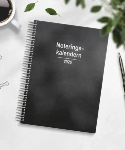 Kalender 2026 Noteringskalendern svart konstläder
